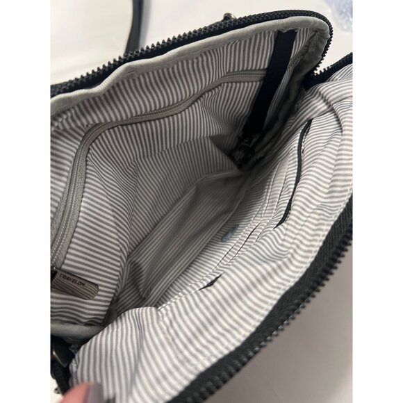 Travelon RFID Blocking Anti-Theft Crossbody Bag - Picture 6 of 9